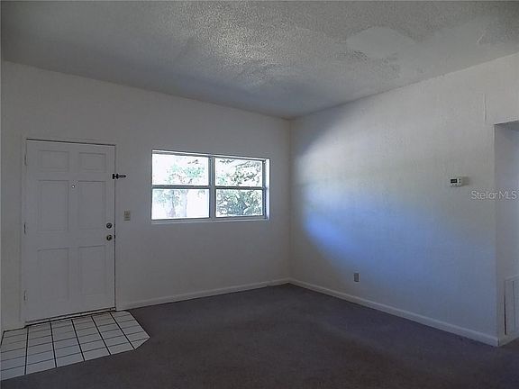 4th image of 115 Country Club Dr