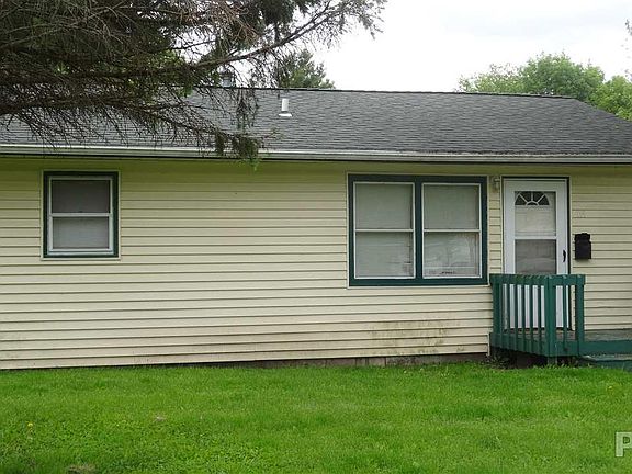 3rd image of 206 S East St