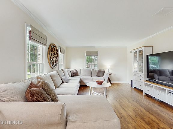 4th image of 900 Holly Ct