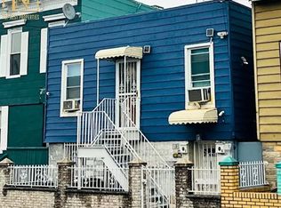 3941 Crescent St, Long Island City, NY 11101