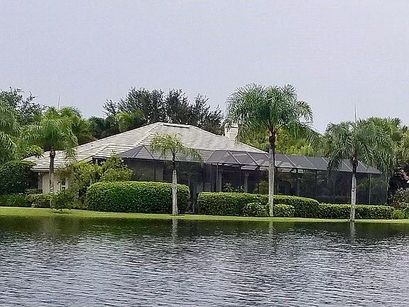 4th image of 3608 Glenwater Ln