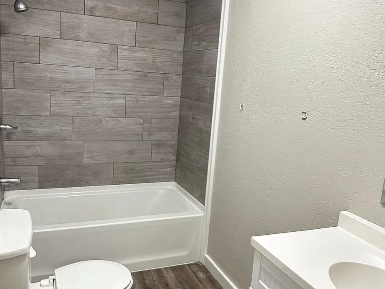 1501 Autumn Ave — Photo 3