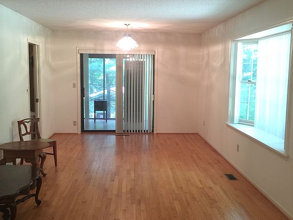 2nd image of 189 Haywood Knolls Dr
