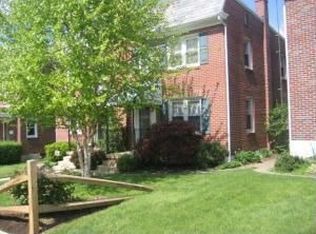 27 W Sunset Ave, Ephrata, PA 17522