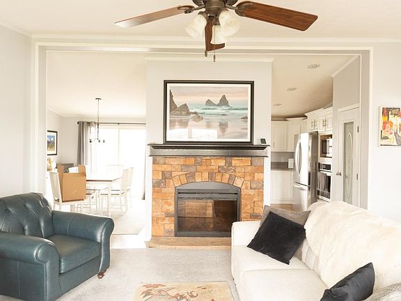 3rd image of 709 Foxtail Dr #709
