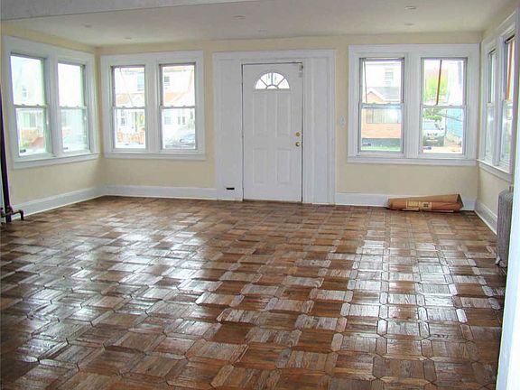 3rd image of 189-05 Mangin Ave