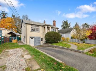 4029 Carey Rd, Saanich, BC V8Z 4E7