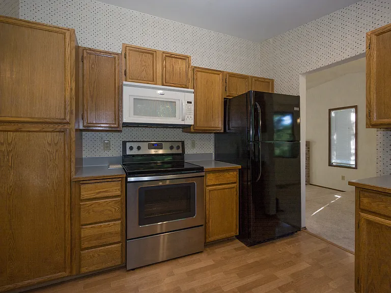 16708 SE 40th Pl — Photo 9