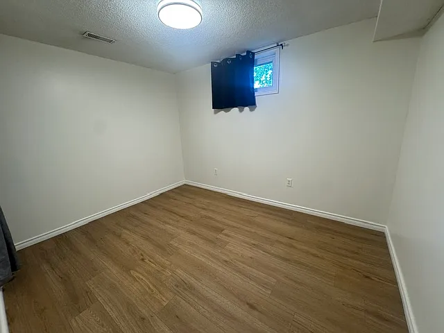 182 Lynnbrook Cres #2 — Photo 16