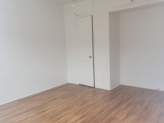 3rd image of 2344 Ocean Park Blvd #C