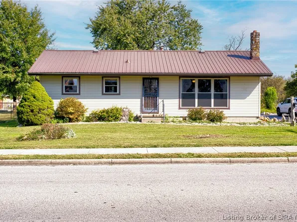 950 Monroe Street, Charlestown, IN 47111