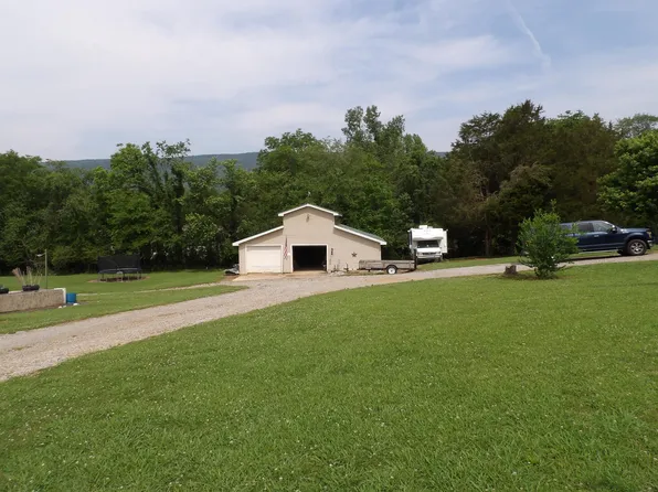 561 Main St, Pikeville, TN 37367