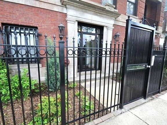 2nd image of 525 E Oakwood Blvd APT 2