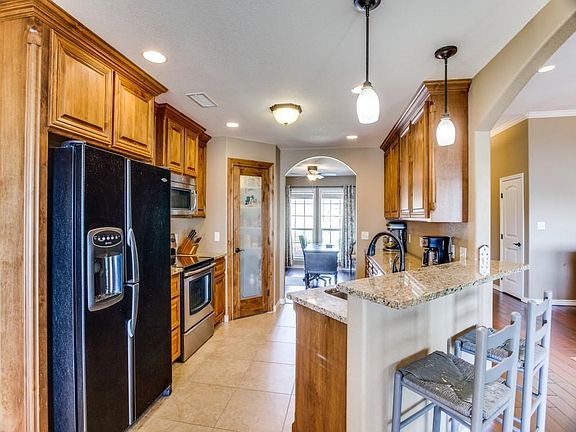 2nd image of 182 Pearl Valley Dr