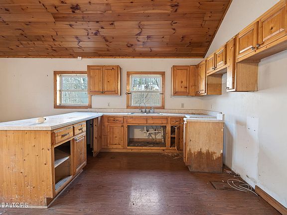 17th image of this home