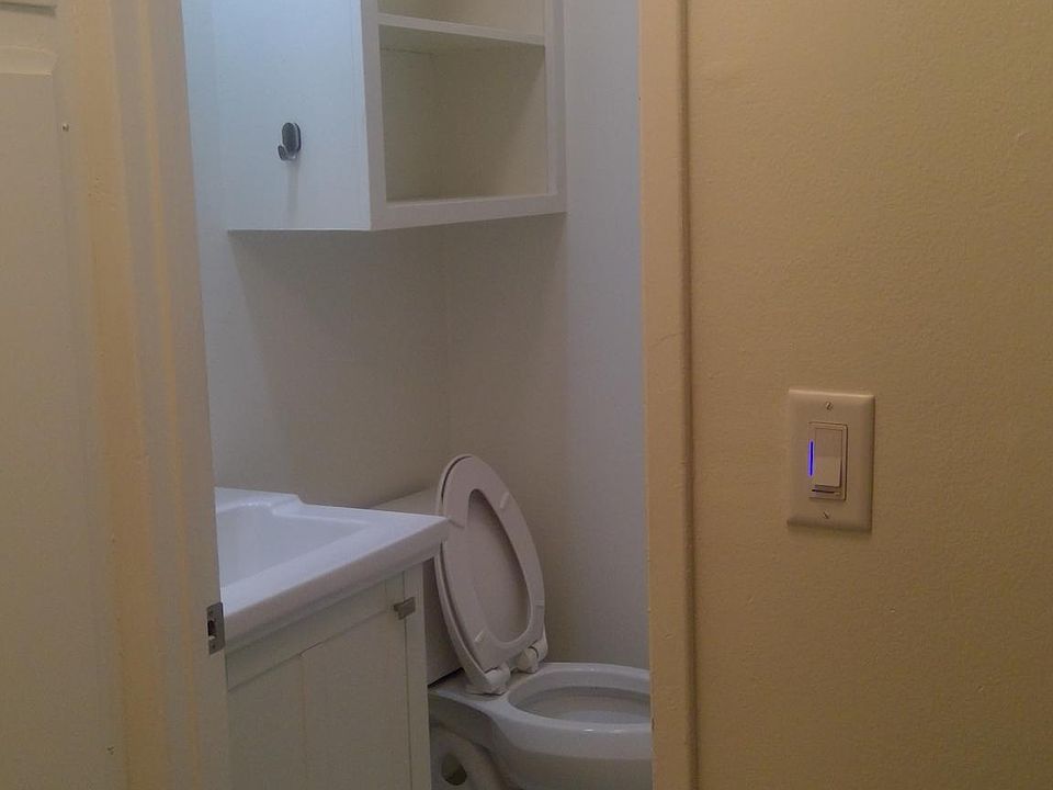 2nd image of 211 W Marquita APT 4