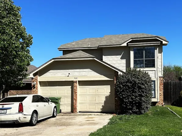909 Boxwood Dr, Lewisville, TX 75067