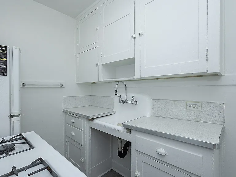 Marianne Apartments — Photo 41