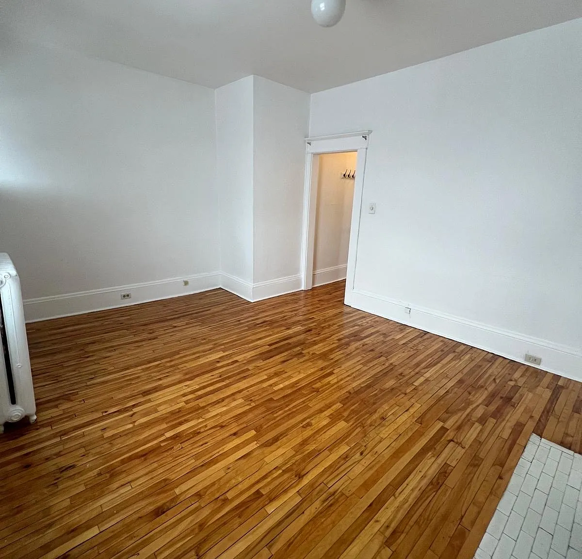 362 Friel St — Photo 2