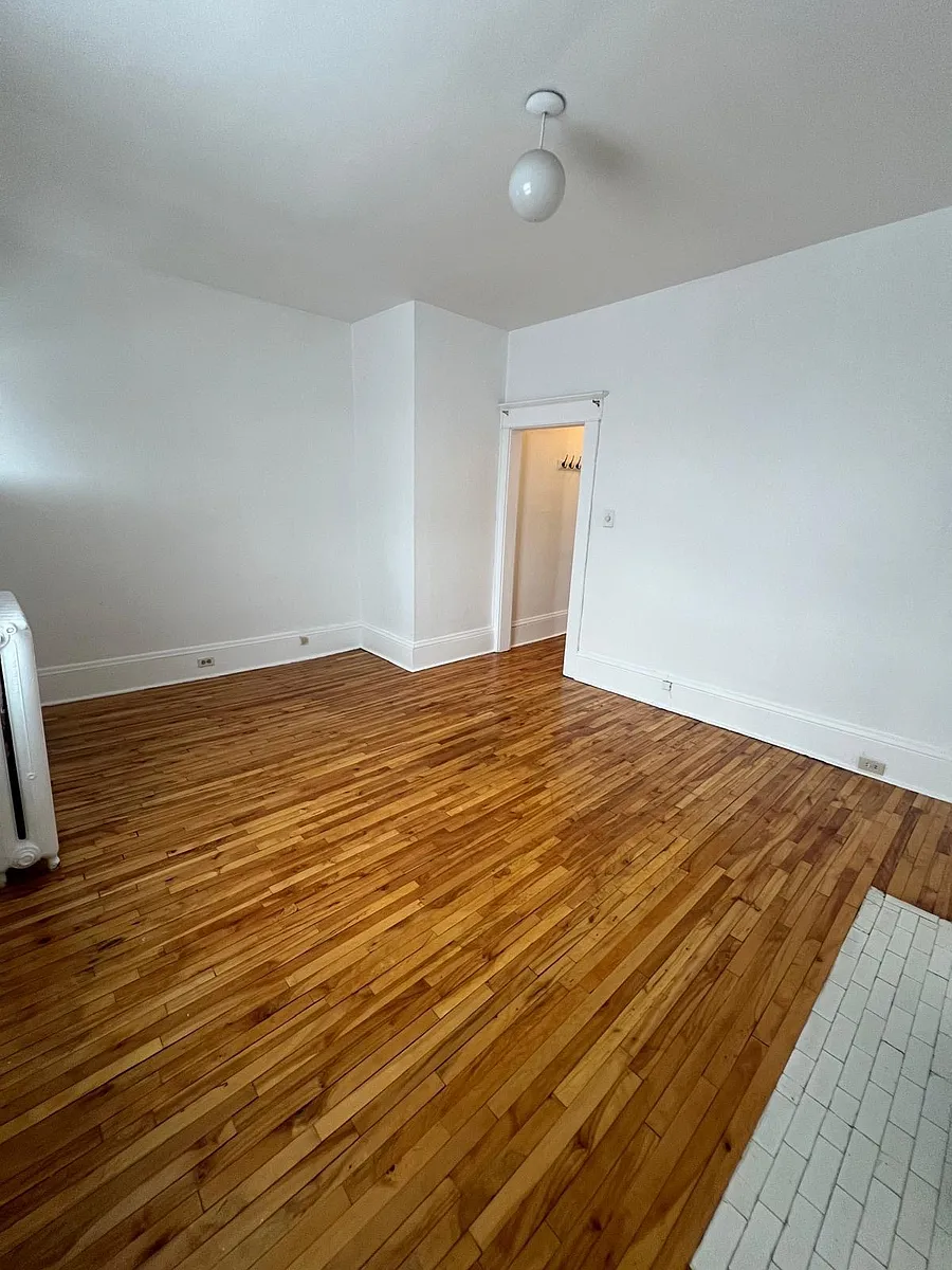 Building Photo - 362 Friel St