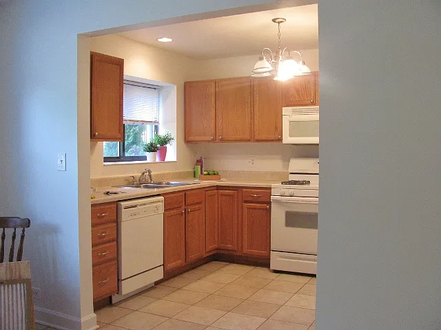 7413 N Seeley Ave — Photo 8
