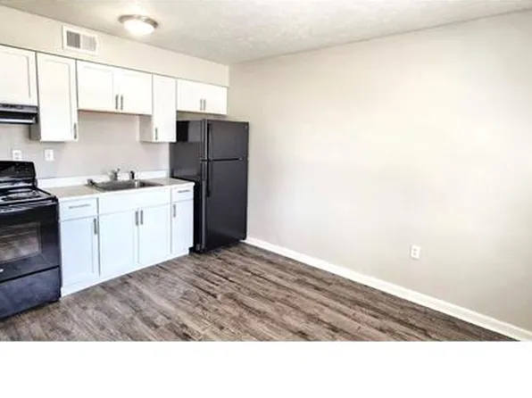 7324 Southside Dr, Louisville, KY 40214