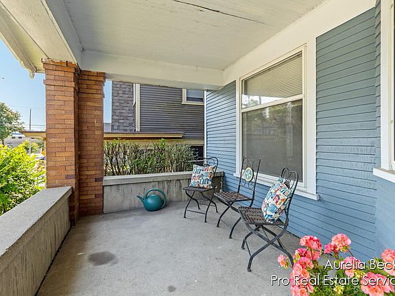 4th image of 739 Prospect Ave SE