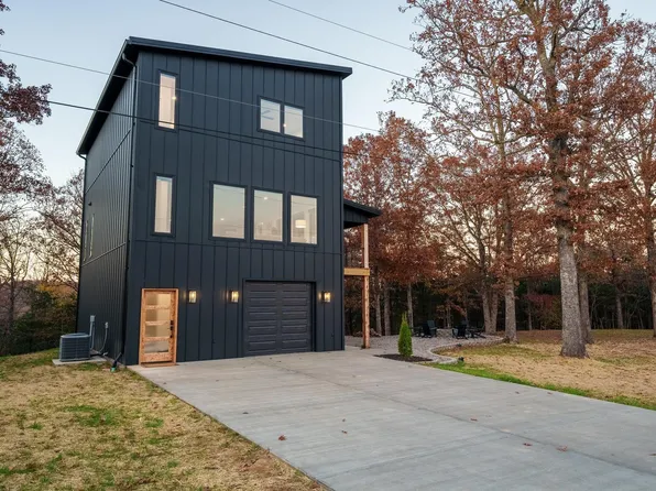 1516 Kingswood Blvd, Mountain Home, AR 72653