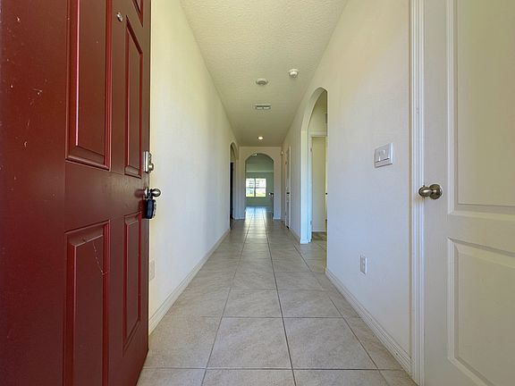 2nd image of 2681 Magnolia Ave #0