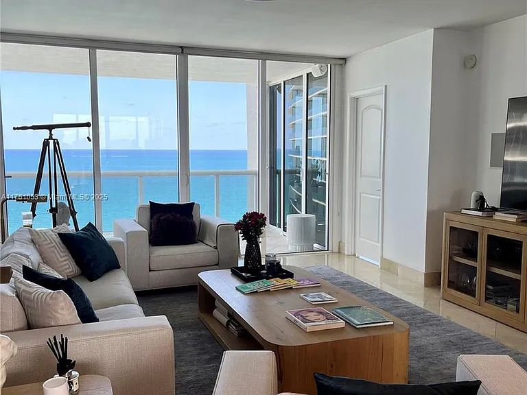 18911 Collins Ave #2607 — Photo 2
