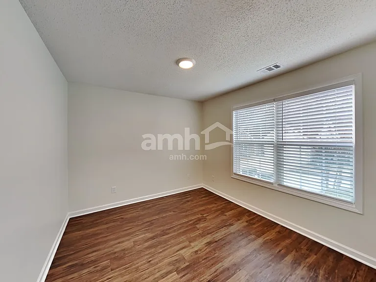 392 Rosemont Ct — Photo 14