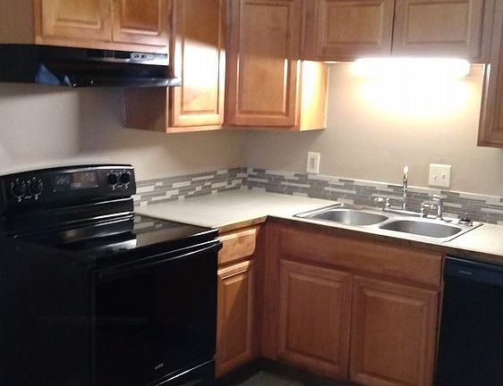 4th image of 204 10th St APT 30