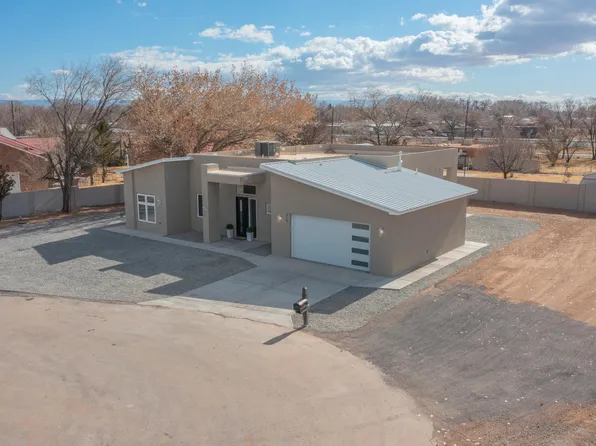 2768 Del Norte Dr SW, Albuquerque, NM 87105