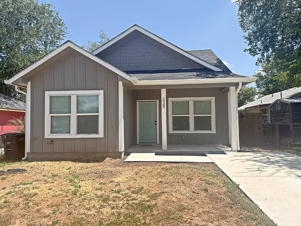 338 SW 42nd St