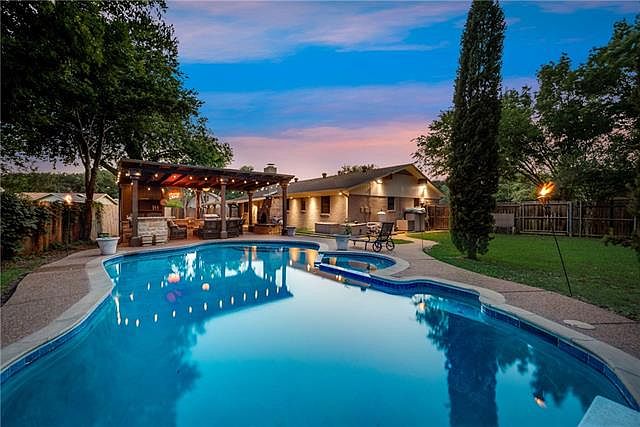 1st image of 7476 Meadow Ct