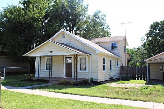 1st image of 217 S Poplar St