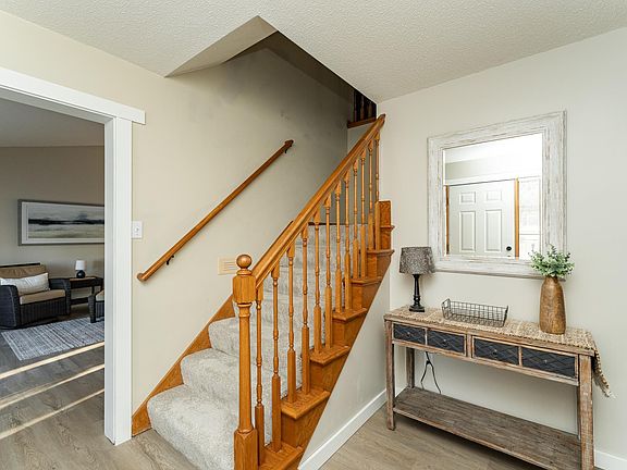 3rd image of 926 Plymouth Ln NW