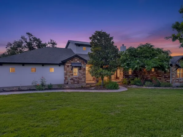 1424 Decanter Dr, New Braunfels, TX 78132