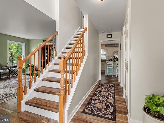 4th image of 304 S Haverfield Dr