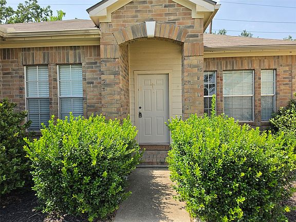 2nd image of 7002 Plaza Del Sol Dr #D
