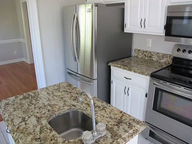 716 Crown Point Ct — Photo 7