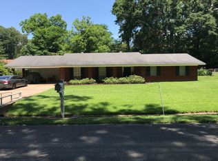 205 Live Oak Dr, Natchez, MS 39120