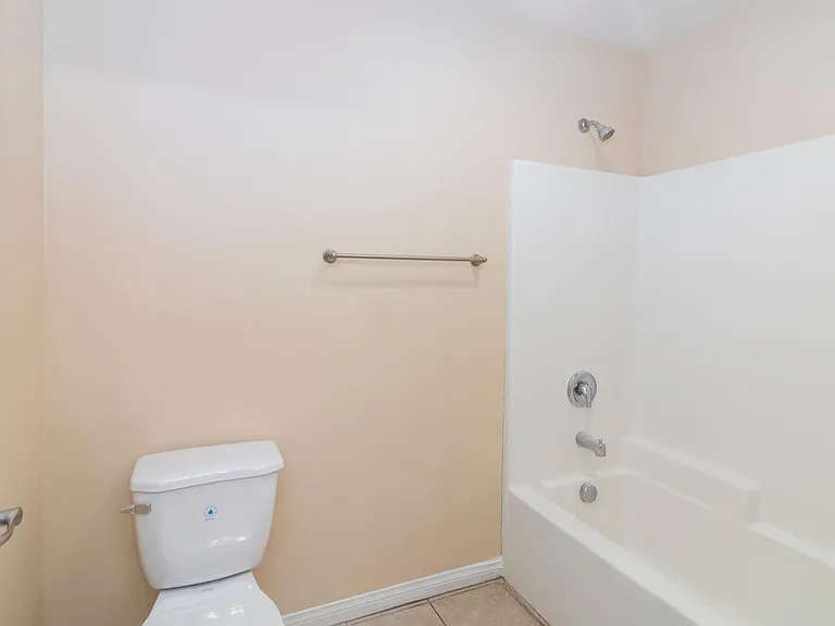 16114 Merrill Ave #4 — Photo 13