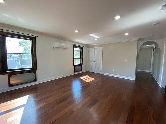 2nd image of 41 Kensington Ave