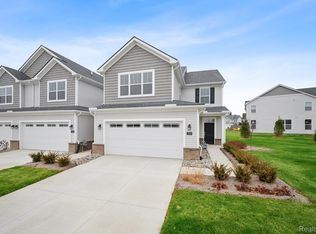 1906 Salt Springs Dr, Saline, MI 48176