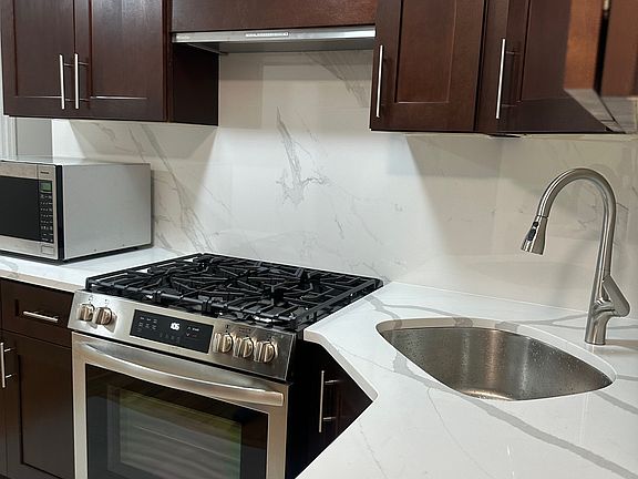 2nd image of 99 Moore St APT 4A