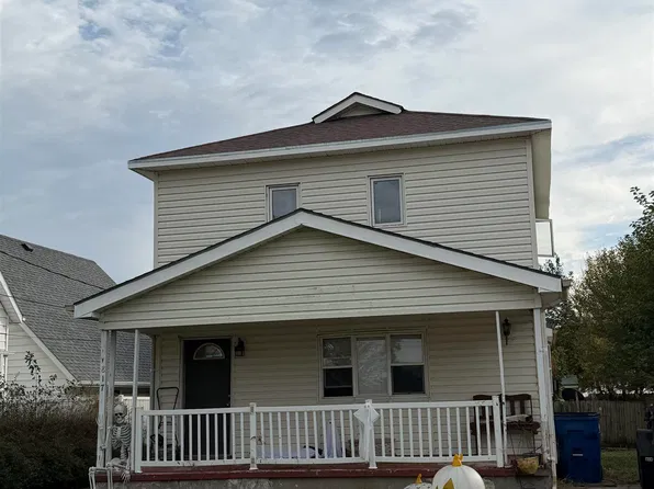 817 5th St, Friend, NE 68359