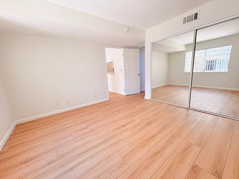 311 E Cedar Ave #207 — Photo 9