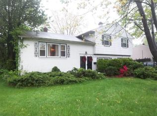 49 Malvern Dr, Clark, NJ 07066