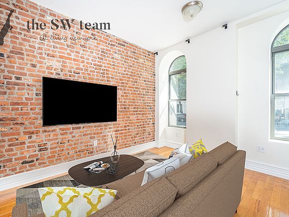2nd image of 65 W 106th St APT 1E
